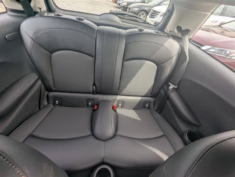 MINI Cooper Base 2015