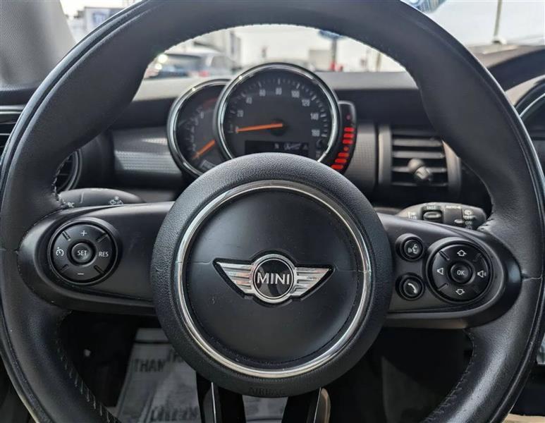 MINI Cooper Base 2015