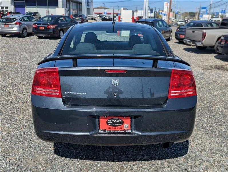 Dodge Charger SE 2008
