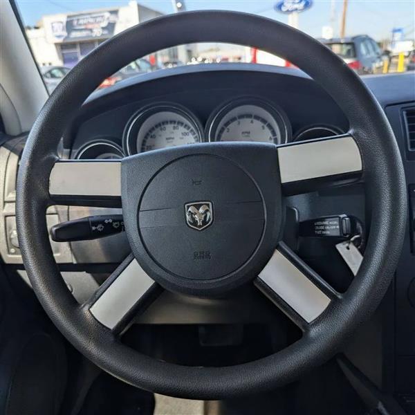 Dodge Charger SE 2008