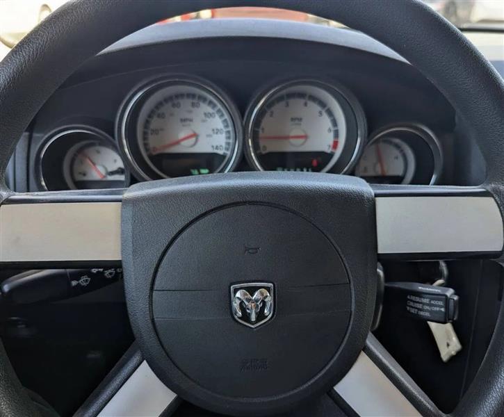 Dodge Charger SE 2008