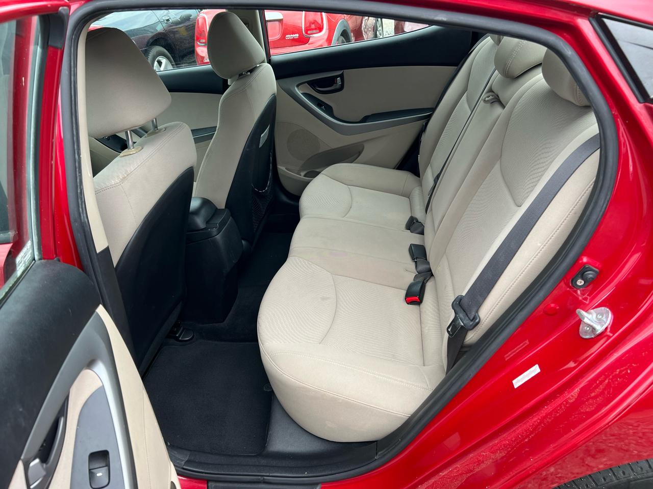 Hyundai Elantra SE 2014