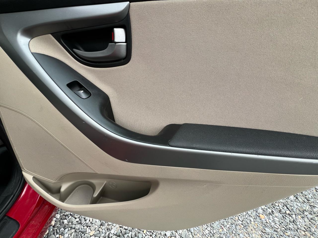 Hyundai Elantra SE 2014