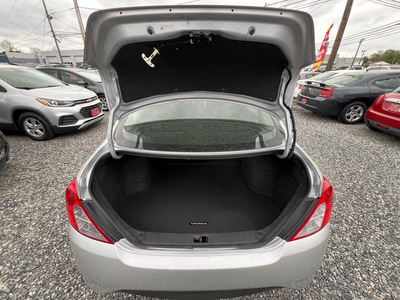 Nissan Versa 1.6 SV Sedan 2018