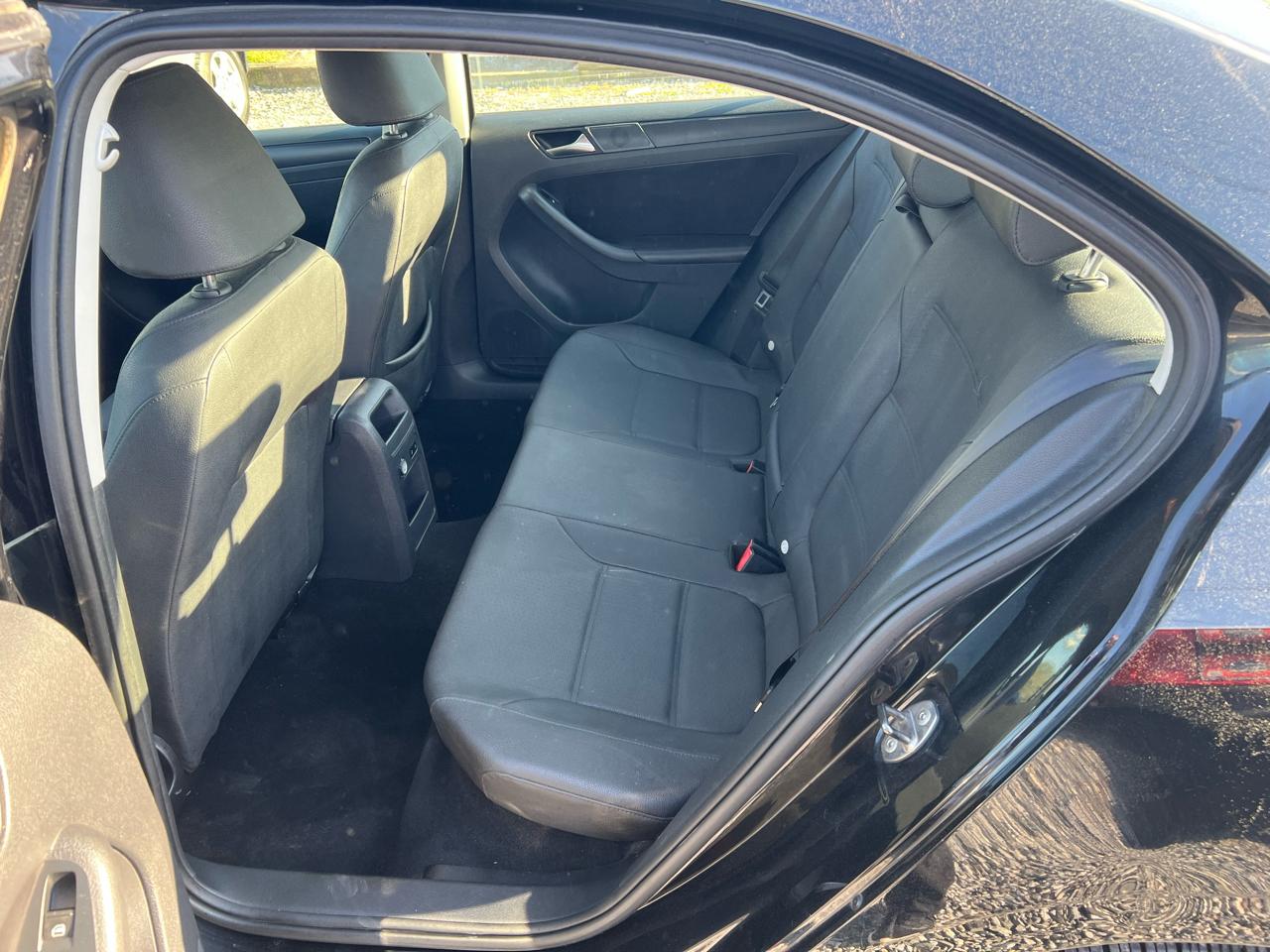 Volkswagen Jetta SE PZEV 2011