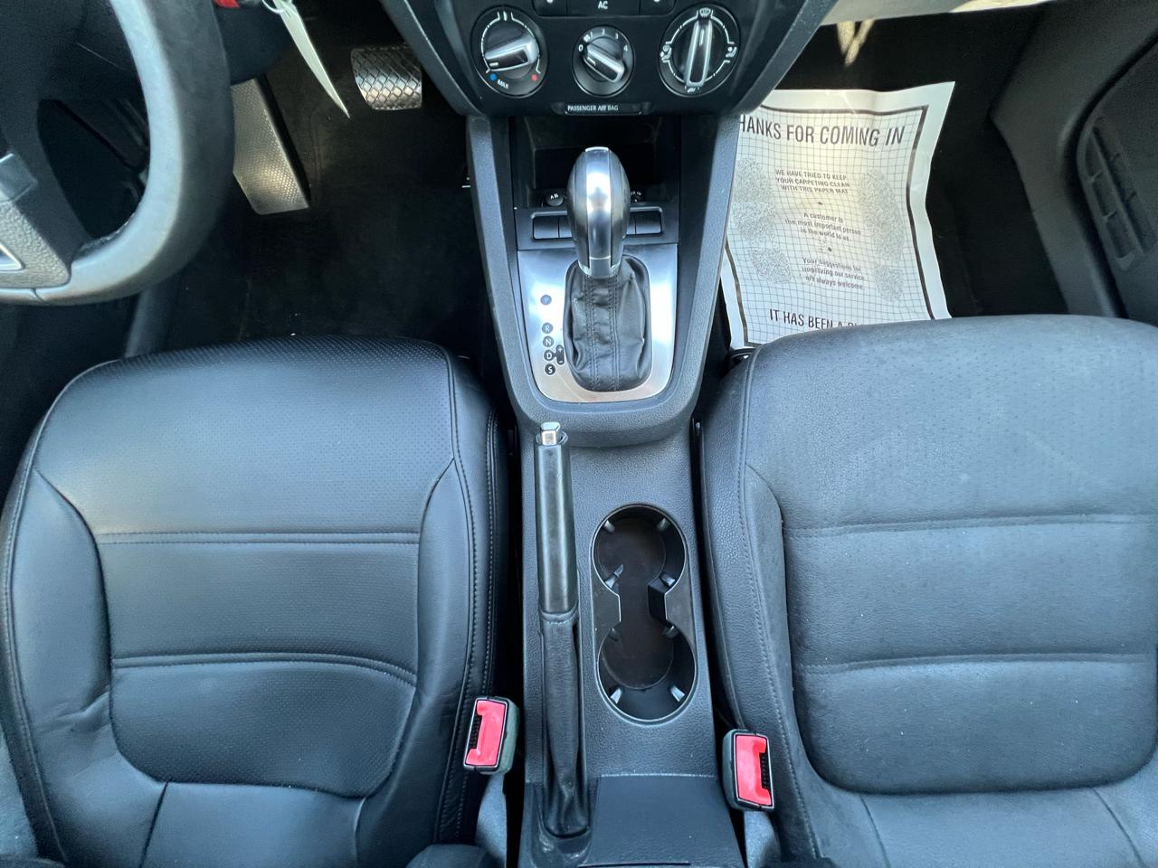 Volkswagen Jetta SE PZEV 2011