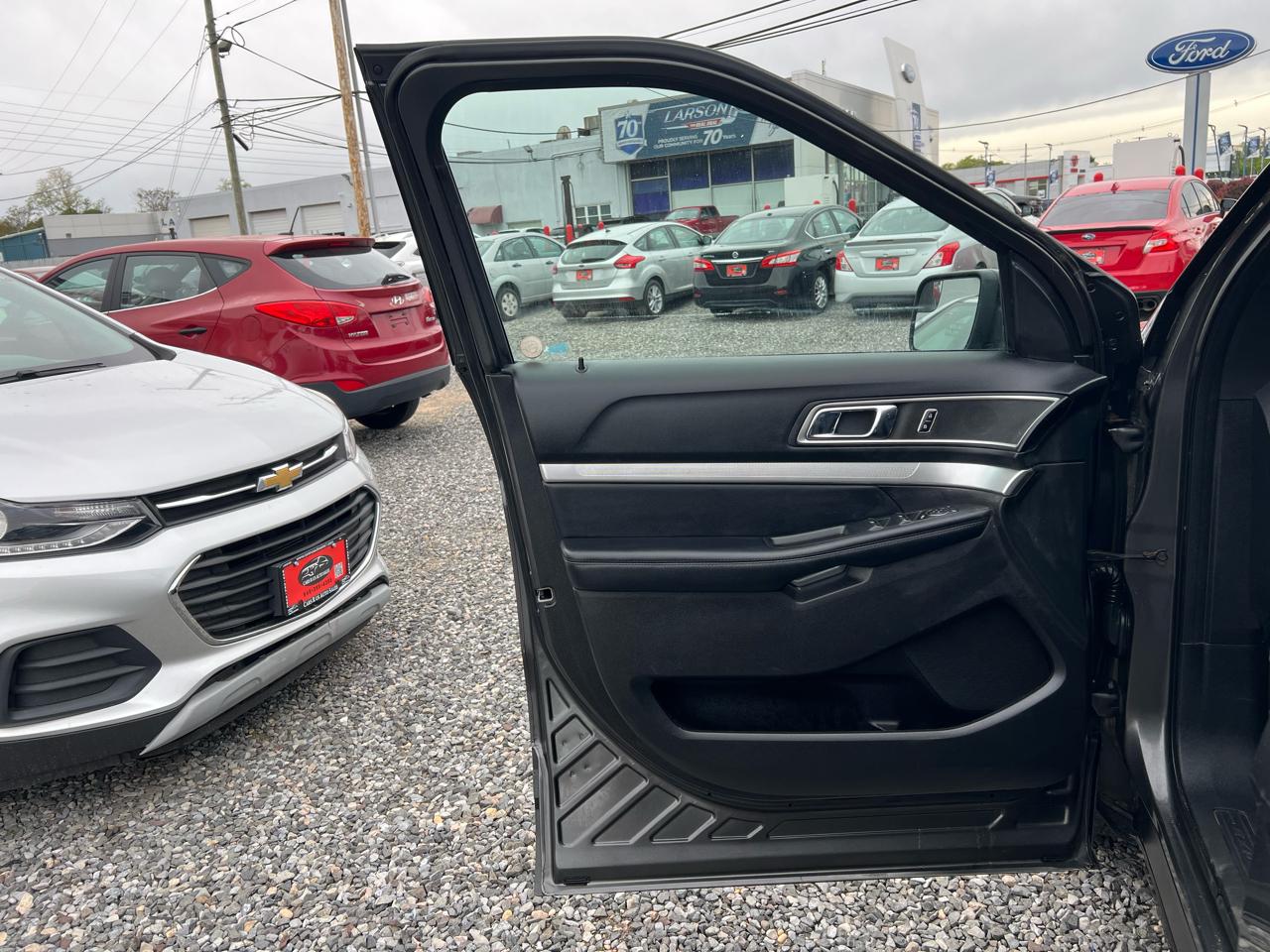 Ford Explorer 4dr XLT 4WD 2017