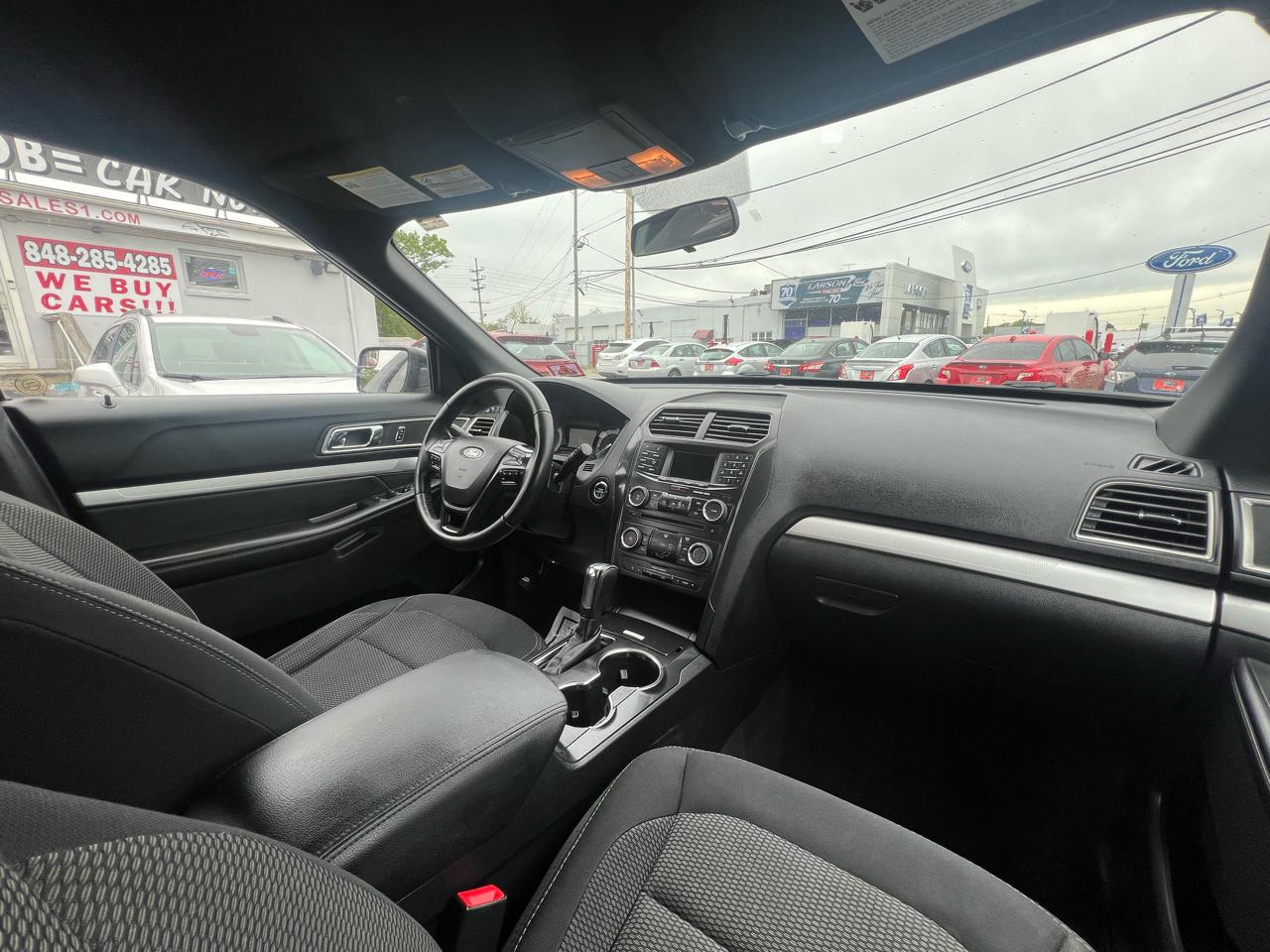 Ford Explorer 4dr XLT 4WD 2017