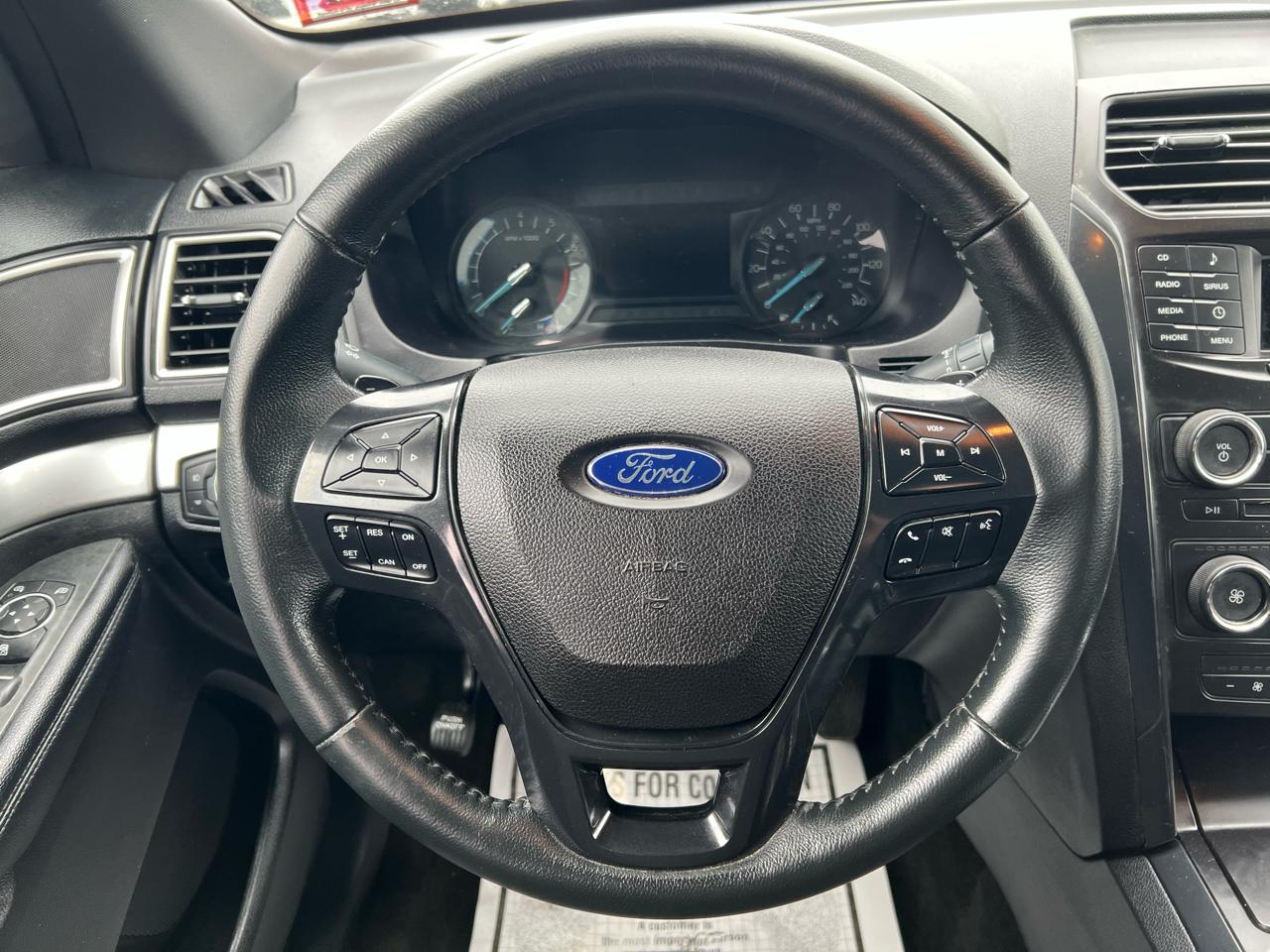 Ford Explorer 4dr XLT 4WD 2017