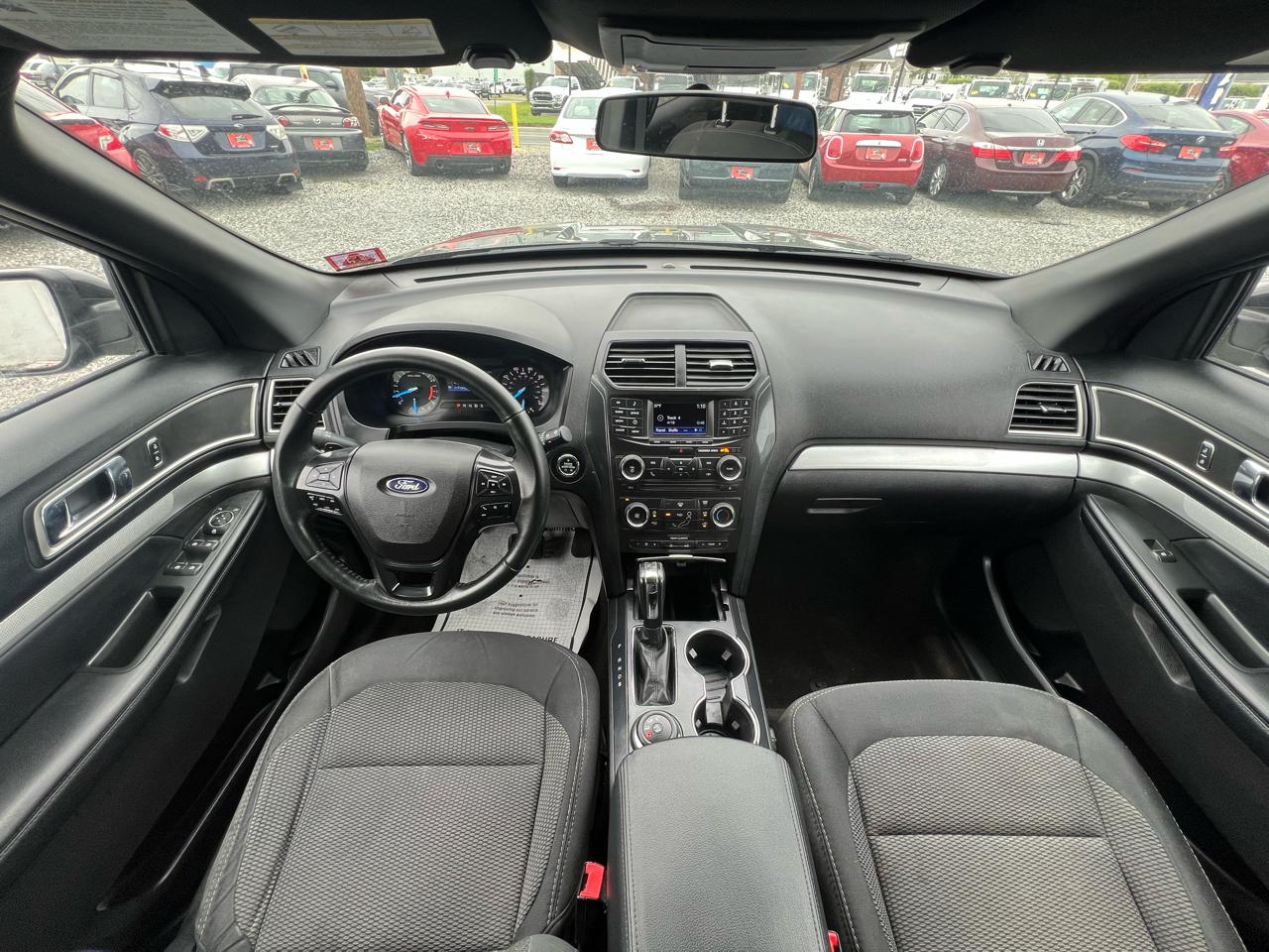 Ford Explorer 4dr XLT 4WD 2017