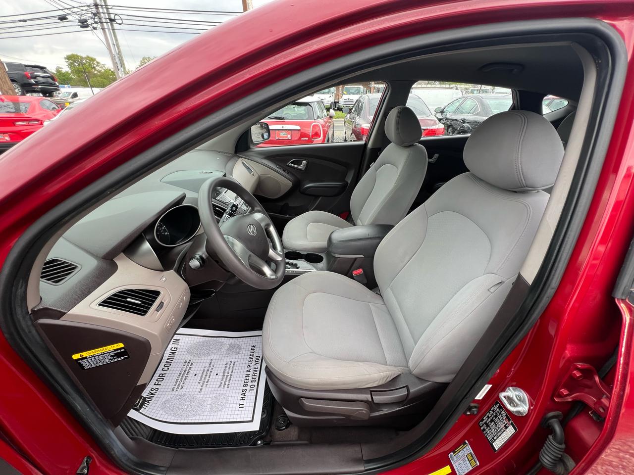 Hyundai Tucson GLS 4D SUV FWD 2010