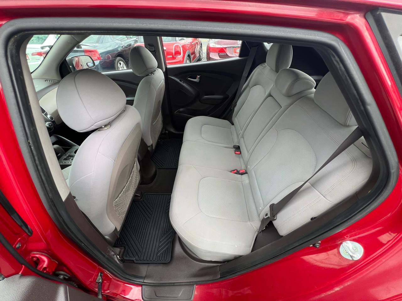 Hyundai Tucson GLS 4D SUV FWD 2010