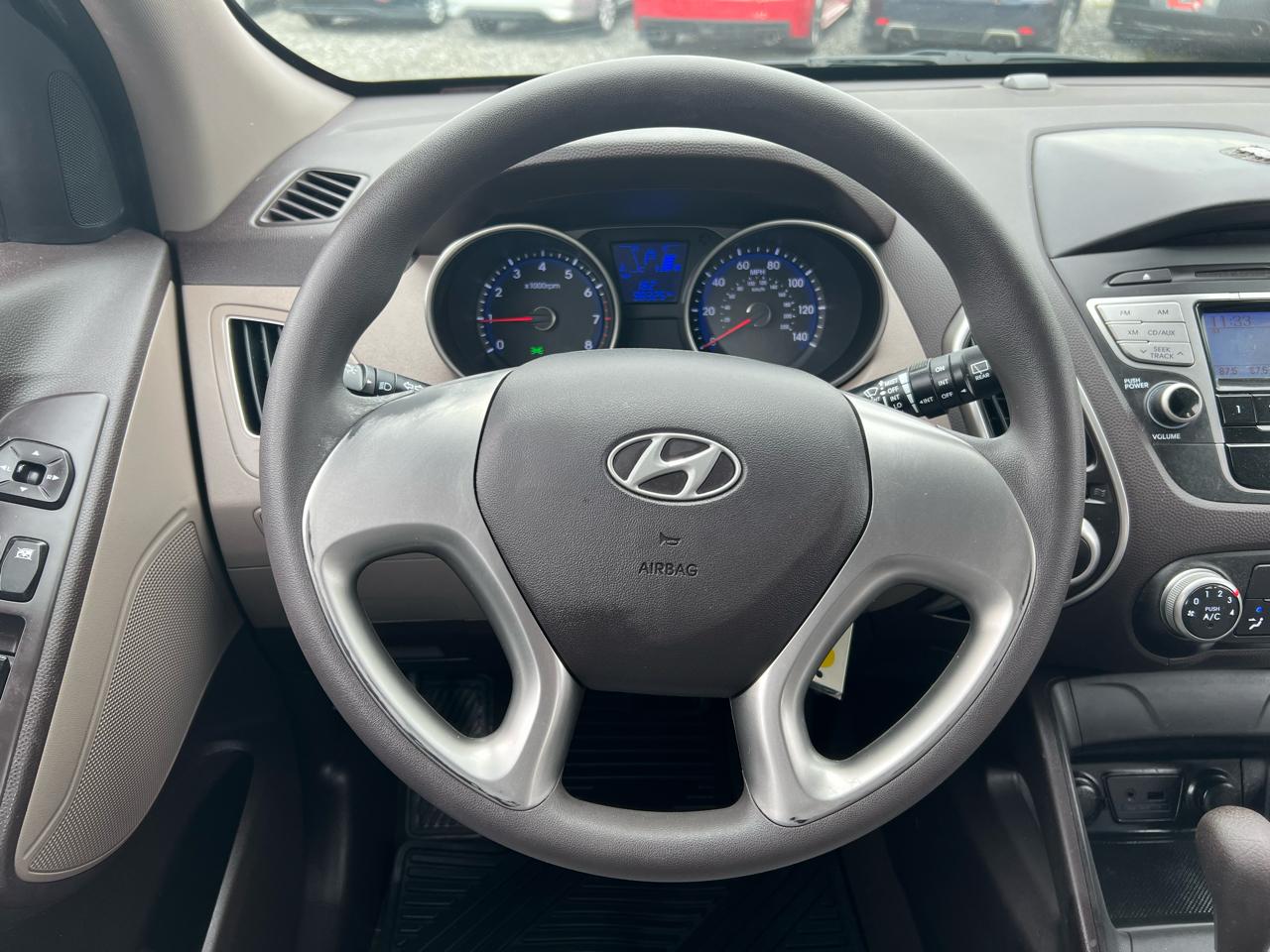 Hyundai Tucson GLS 4D SUV FWD 2010