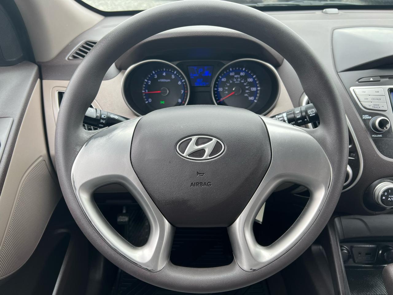 Hyundai Tucson GLS 4D SUV FWD 2010