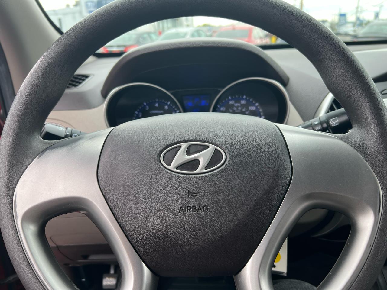 Hyundai Tucson GLS 4D SUV FWD 2010