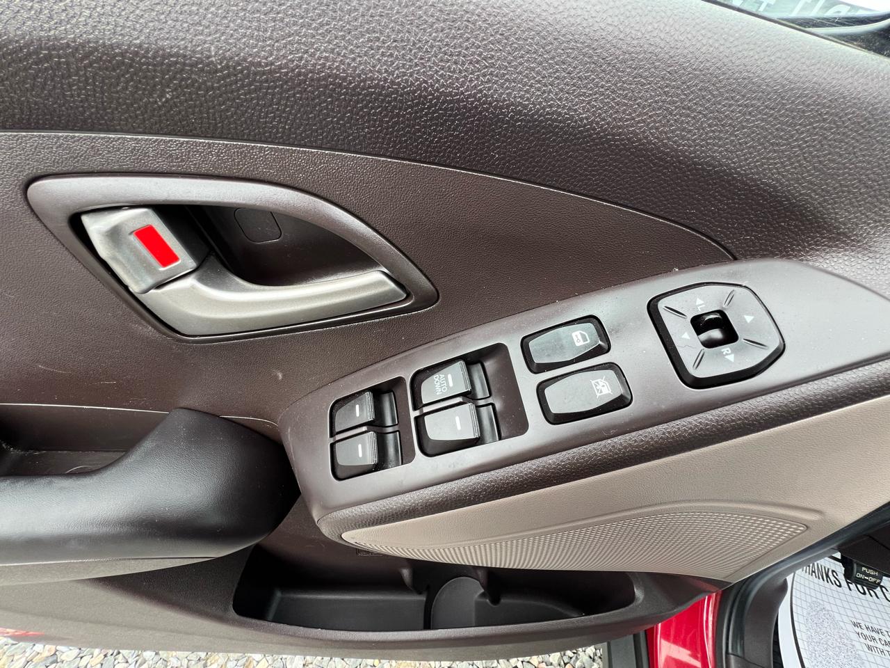 Hyundai Tucson GLS 4D SUV FWD 2010