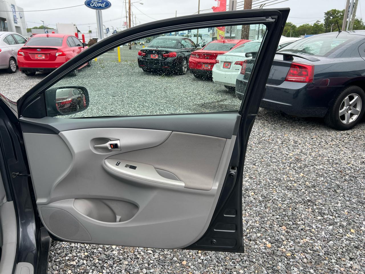 Toyota Corolla 4dr Sdn LE Auto 2010