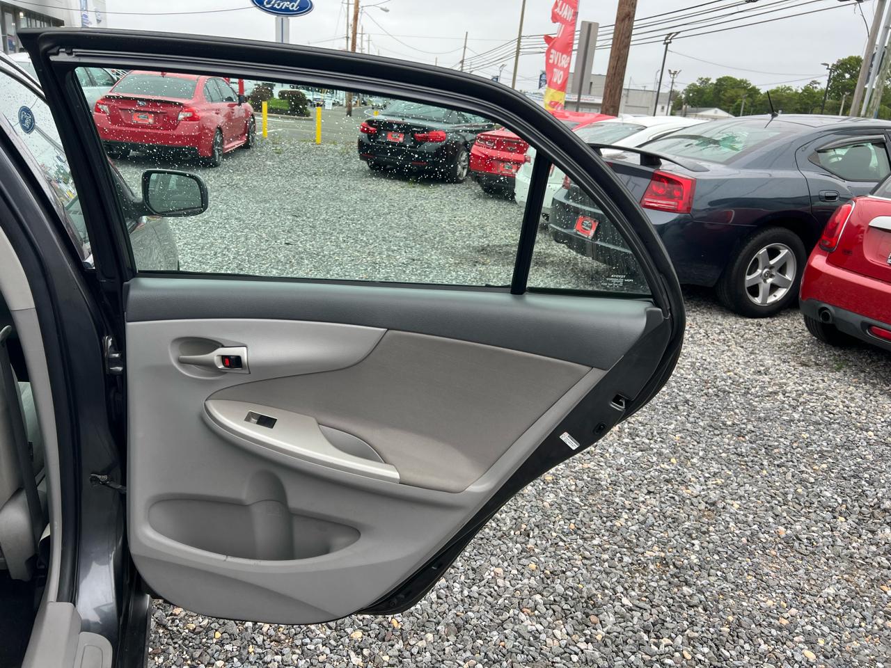 Toyota Corolla 4dr Sdn LE Auto 2010