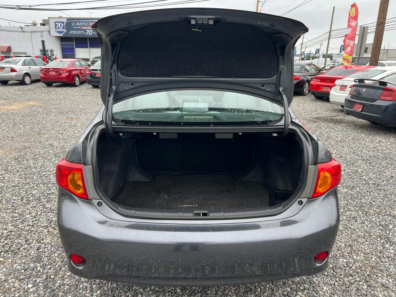 Toyota Corolla 4dr Sdn LE Auto 2010
