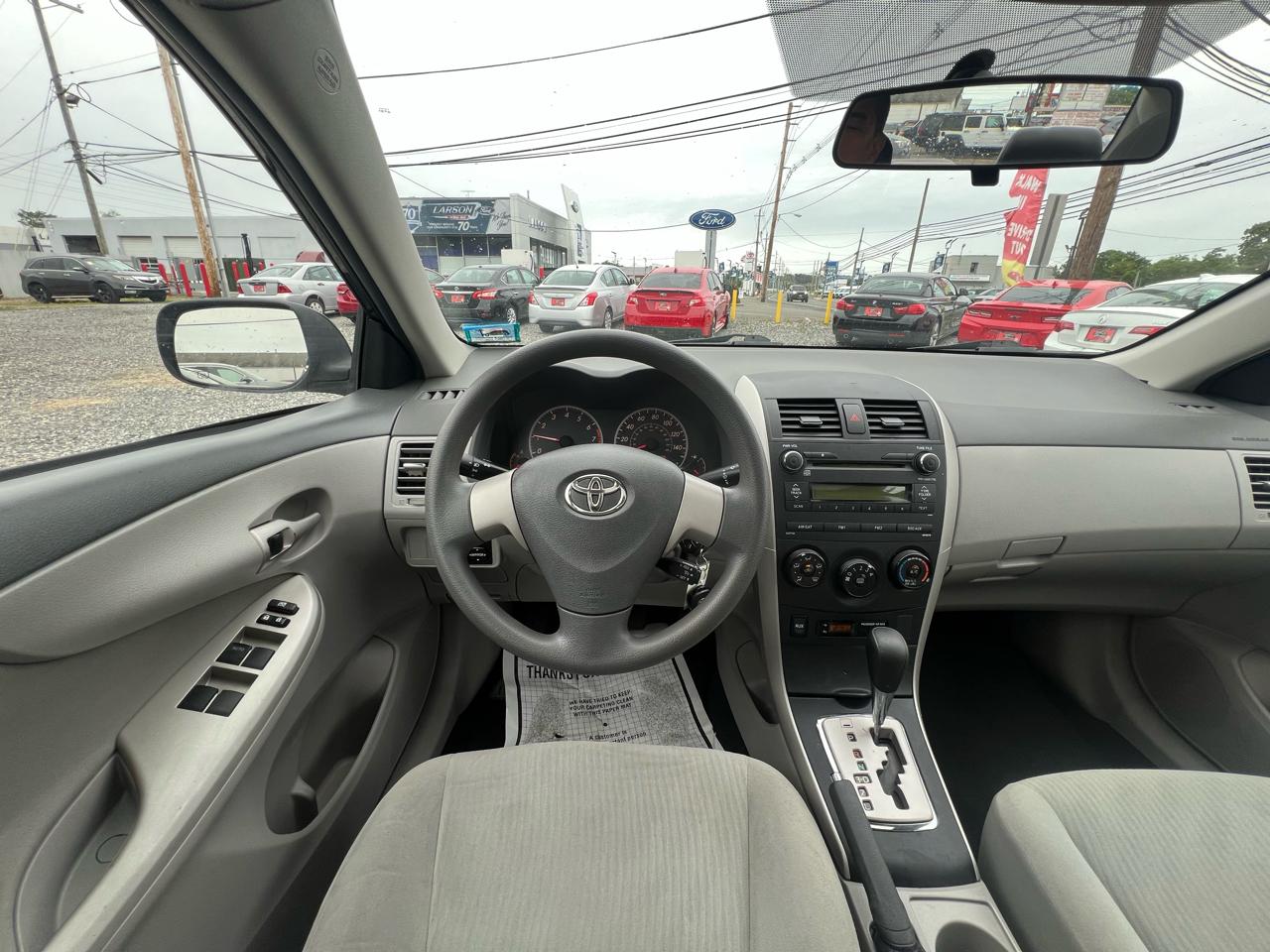 Toyota Corolla 4dr Sdn LE Auto 2010