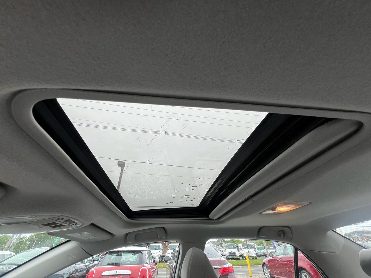 Toyota Corolla 4dr Sdn LE Auto 2010