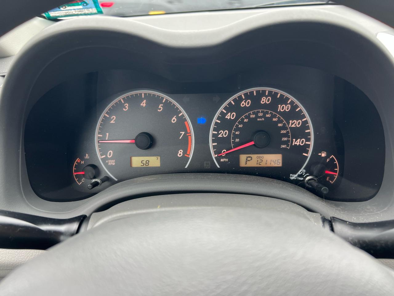 Toyota Corolla 4dr Sdn LE Auto 2010