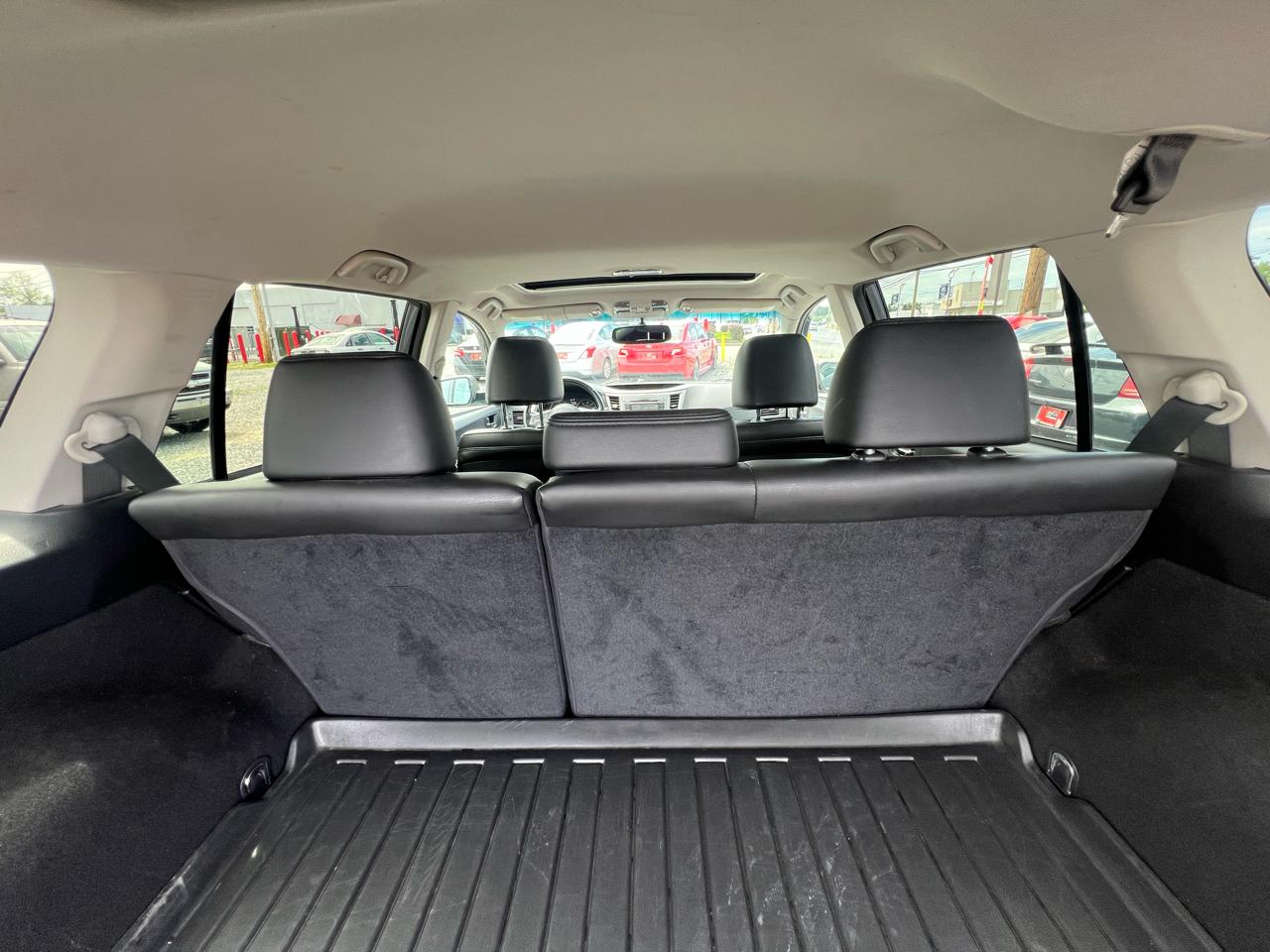 Subaru Outback 2.5i Limited 2011