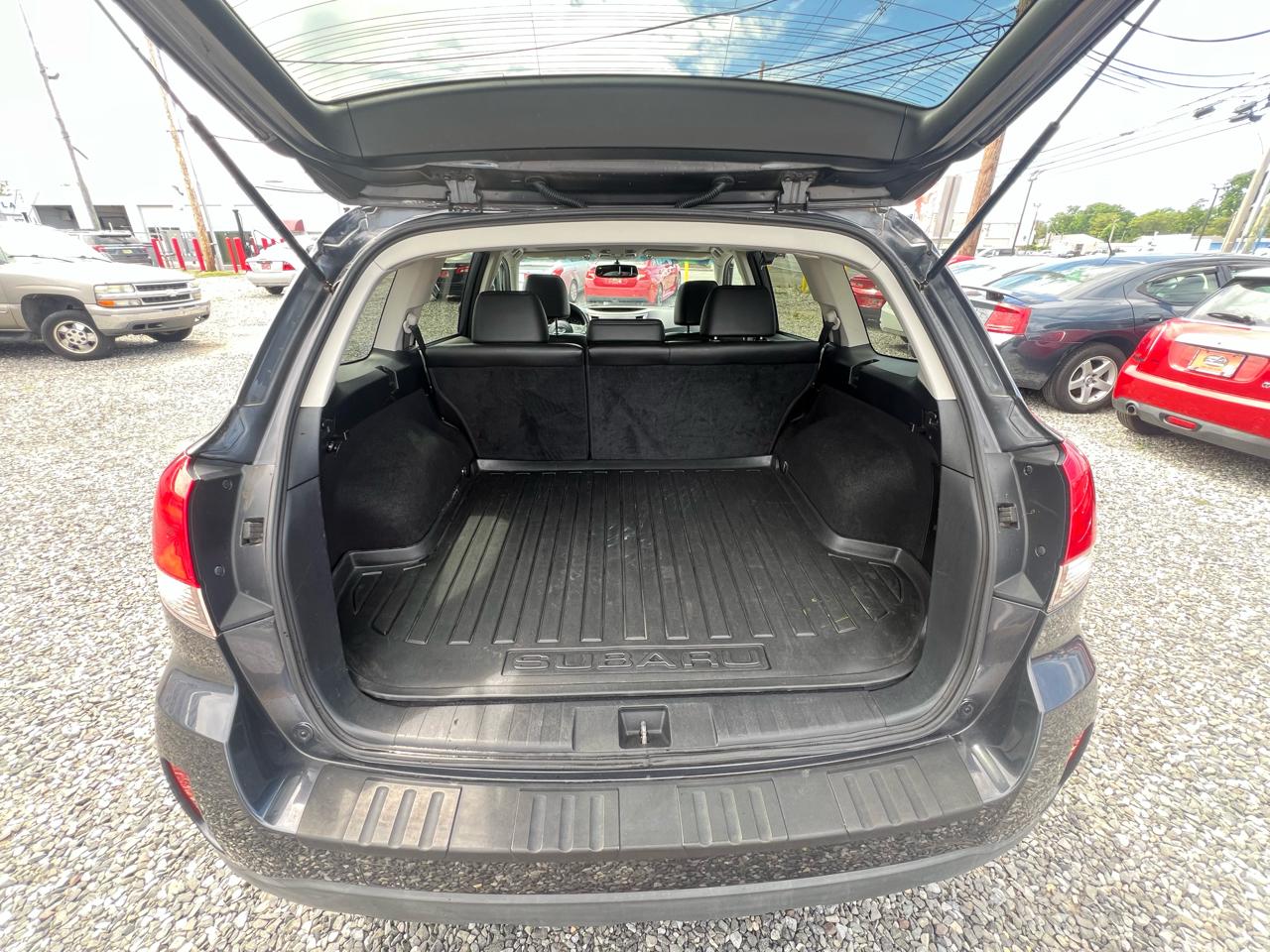 Subaru Outback 2.5i Limited 2011
