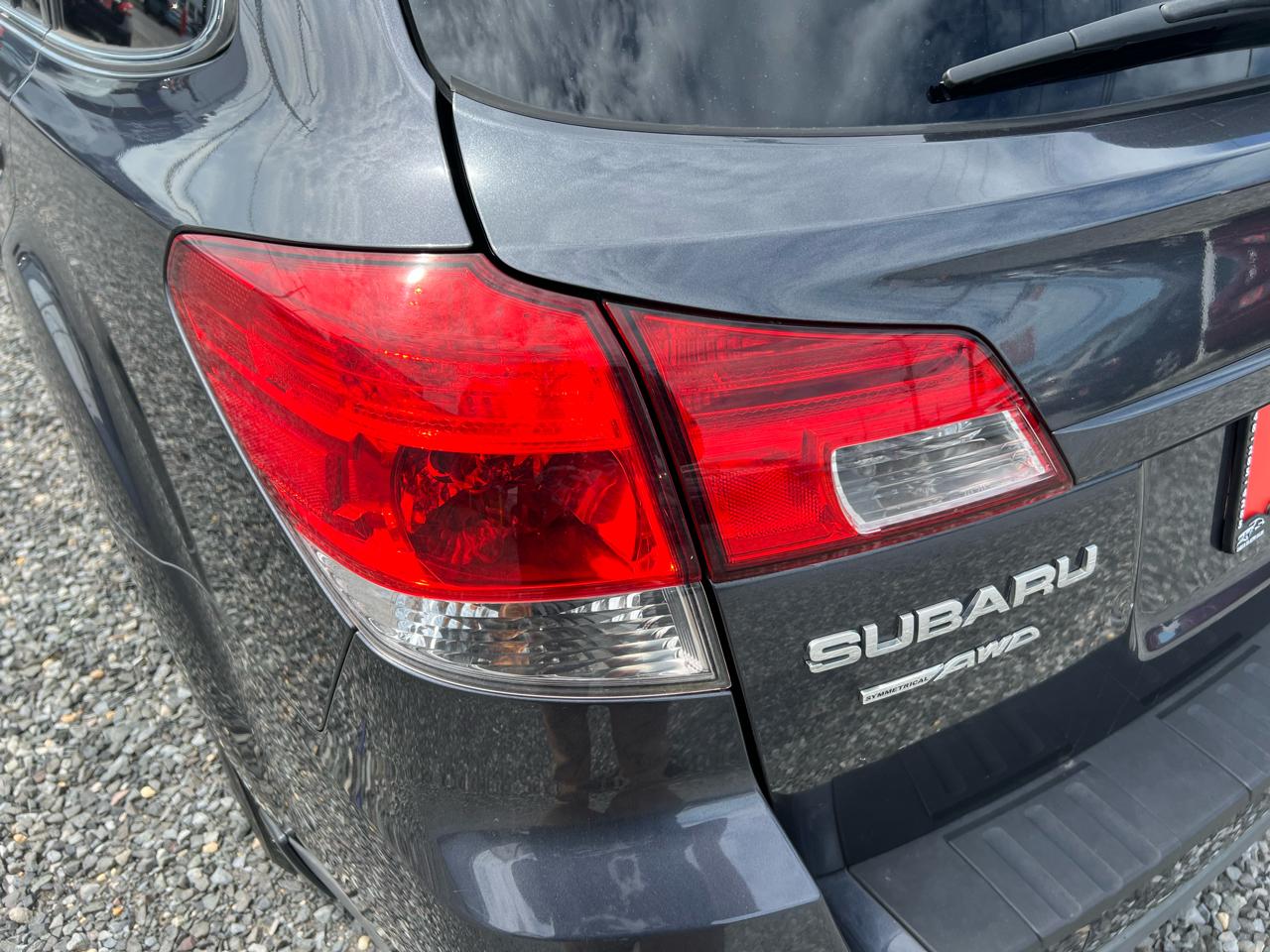 Subaru Outback 2.5i Limited 2011