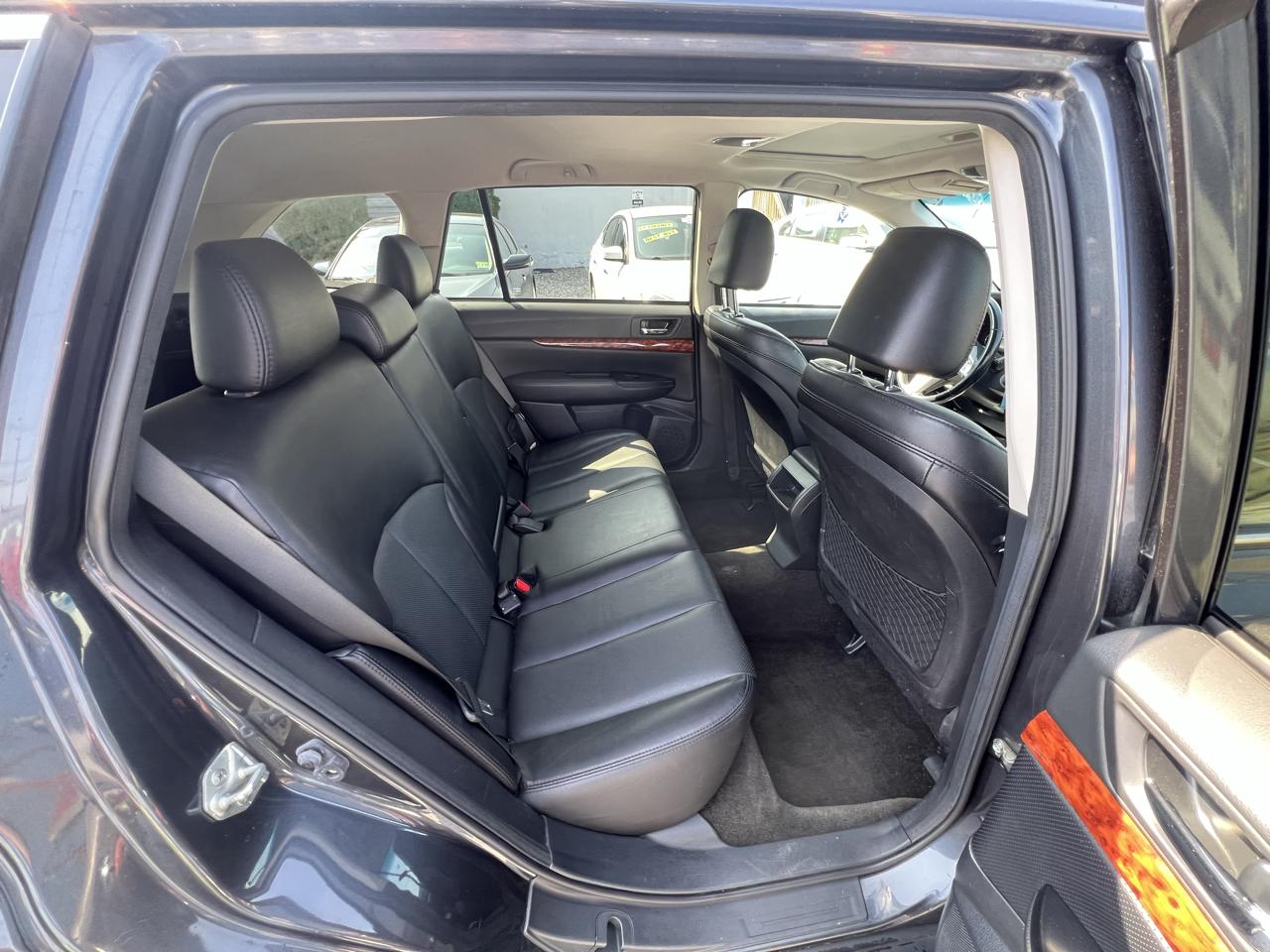 Subaru Outback 2.5i Limited 2011
