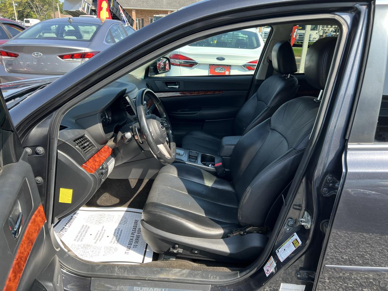 Subaru Outback 2.5i Limited 2011