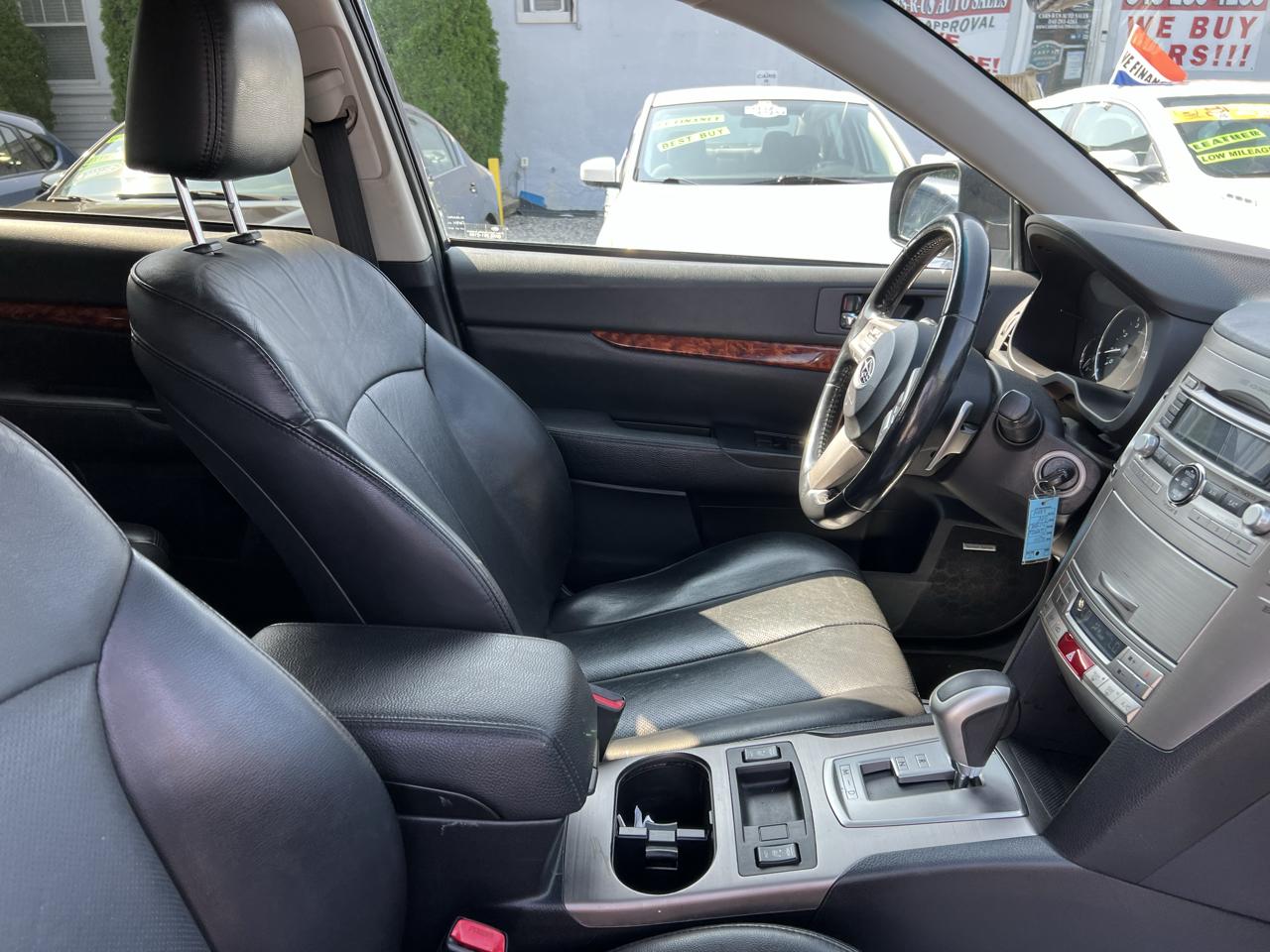 Subaru Outback 2.5i Limited 2011