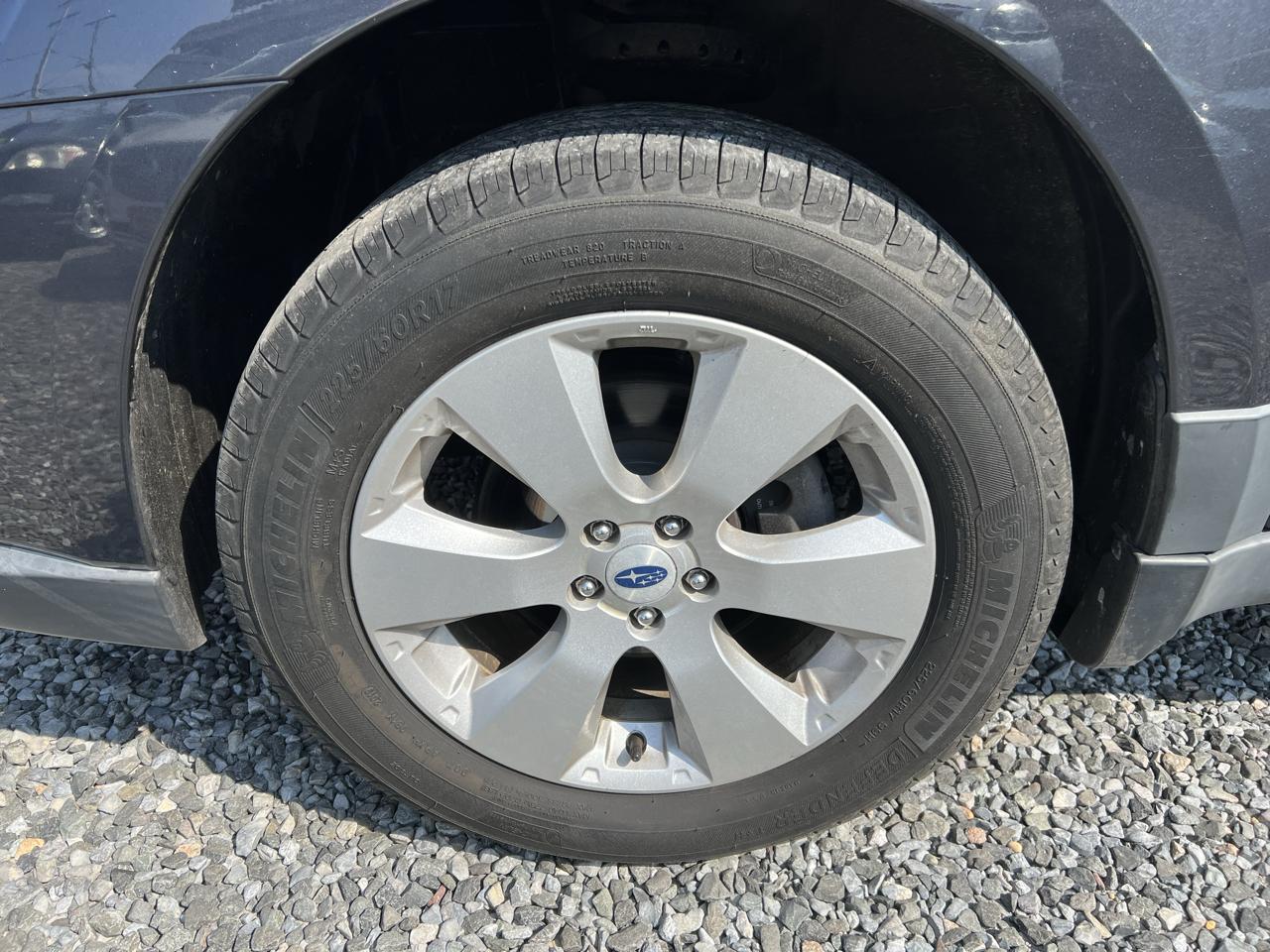 Subaru Outback 2.5i Limited 2011
