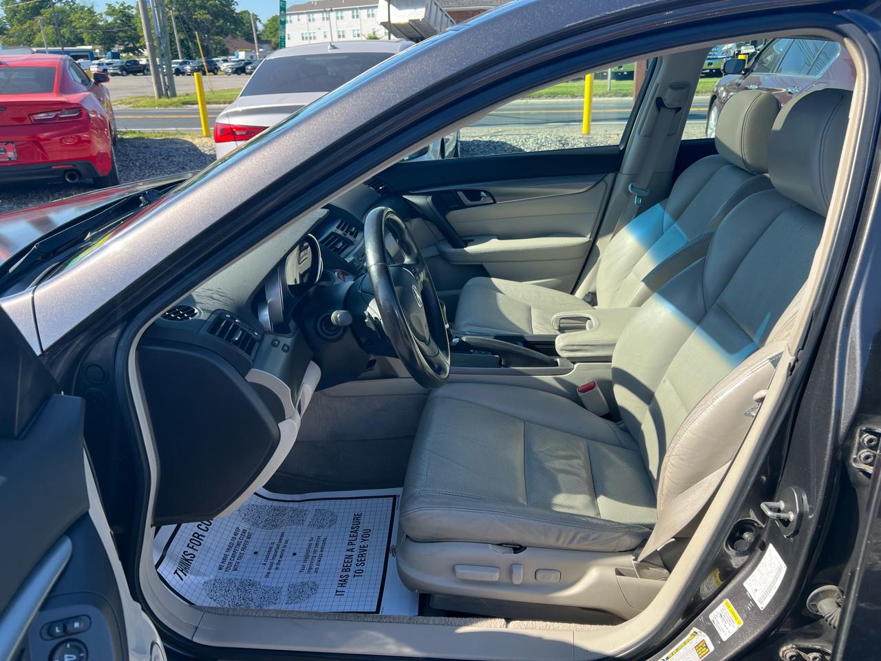 Acura TL 5-Speed AT with Tech Package 2009