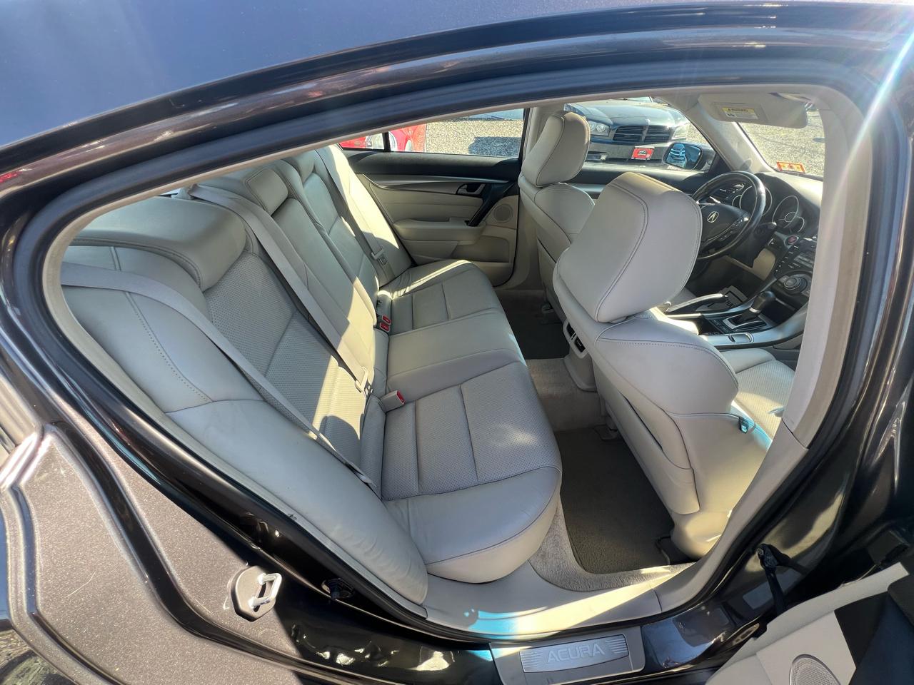 Acura TL 5-Speed AT with Tech Package 2009