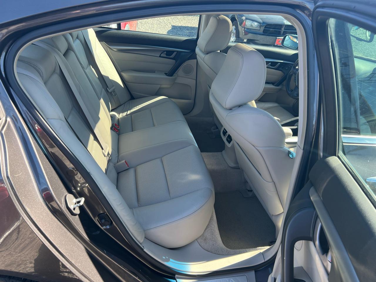 Acura TL 5-Speed AT with Tech Package 2009