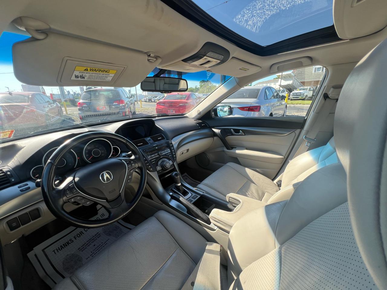 Acura TL 5-Speed AT with Tech Package 2009