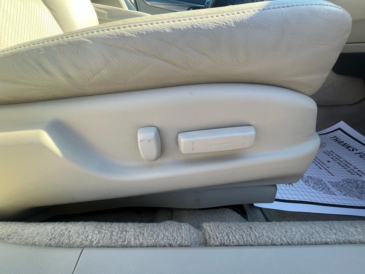 Acura TL 5-Speed AT with Tech Package 2009