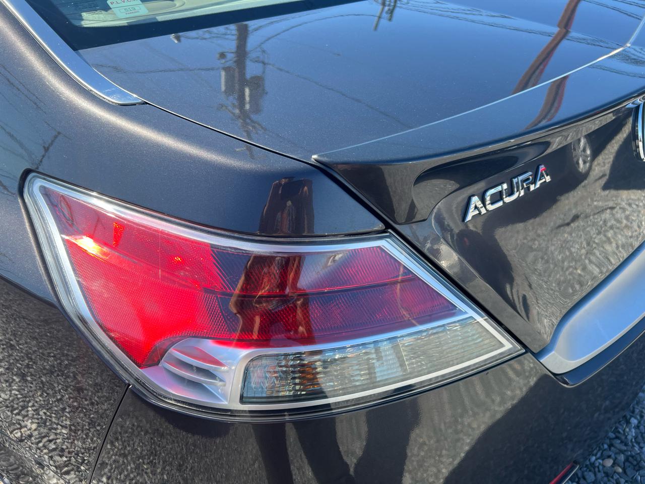 Acura TL 5-Speed AT with Tech Package 2009
