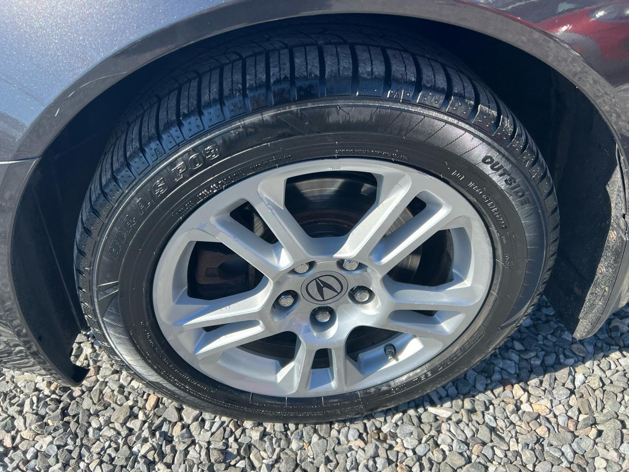 Acura TL 5-Speed AT with Tech Package 2009