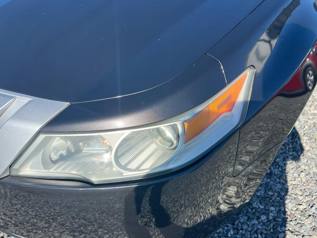 Acura TL 5-Speed AT with Tech Package 2009