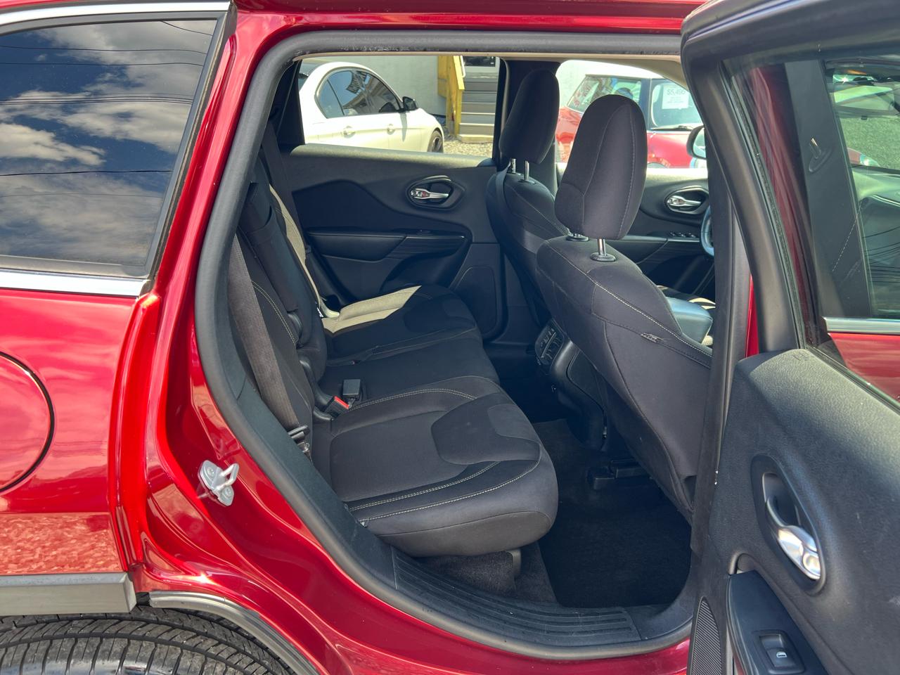 Jeep Cherokee Latitude FWD 2015