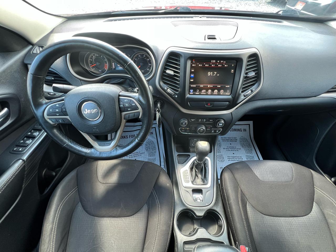 Jeep Cherokee Latitude FWD 2015