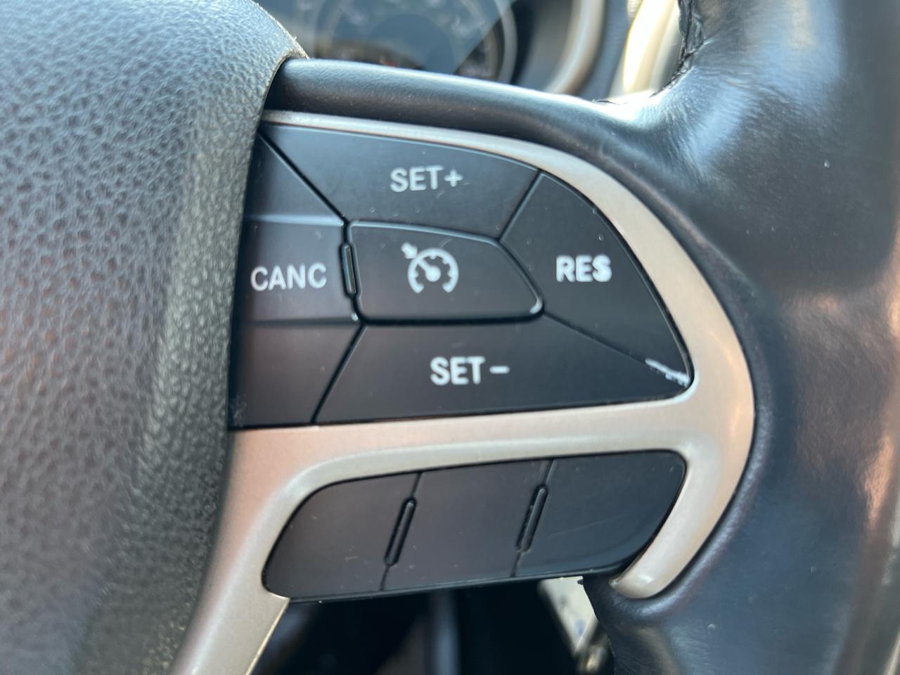 Jeep Cherokee Latitude FWD 2015