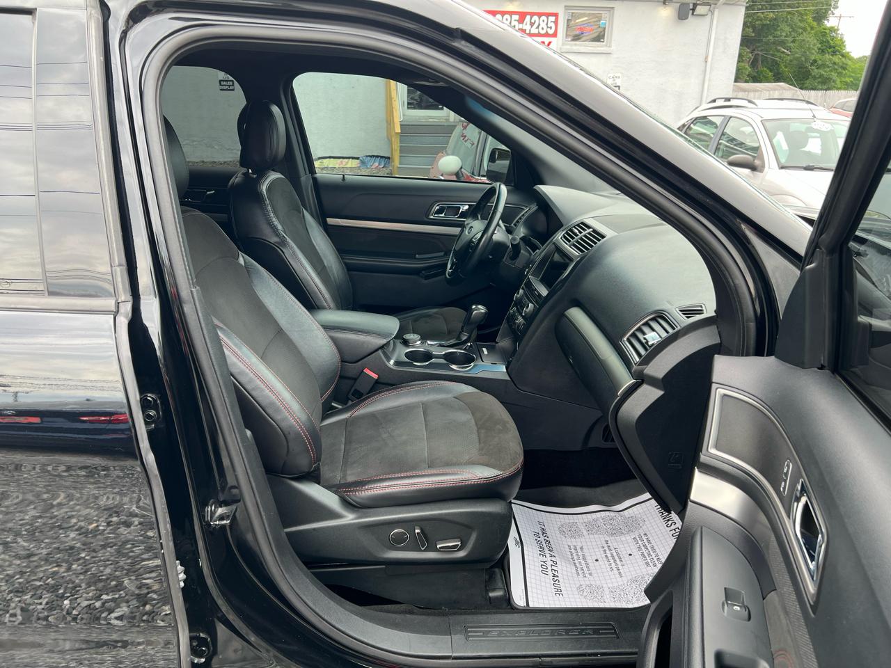 Ford Explorer 4dr Wagon XLT 2018