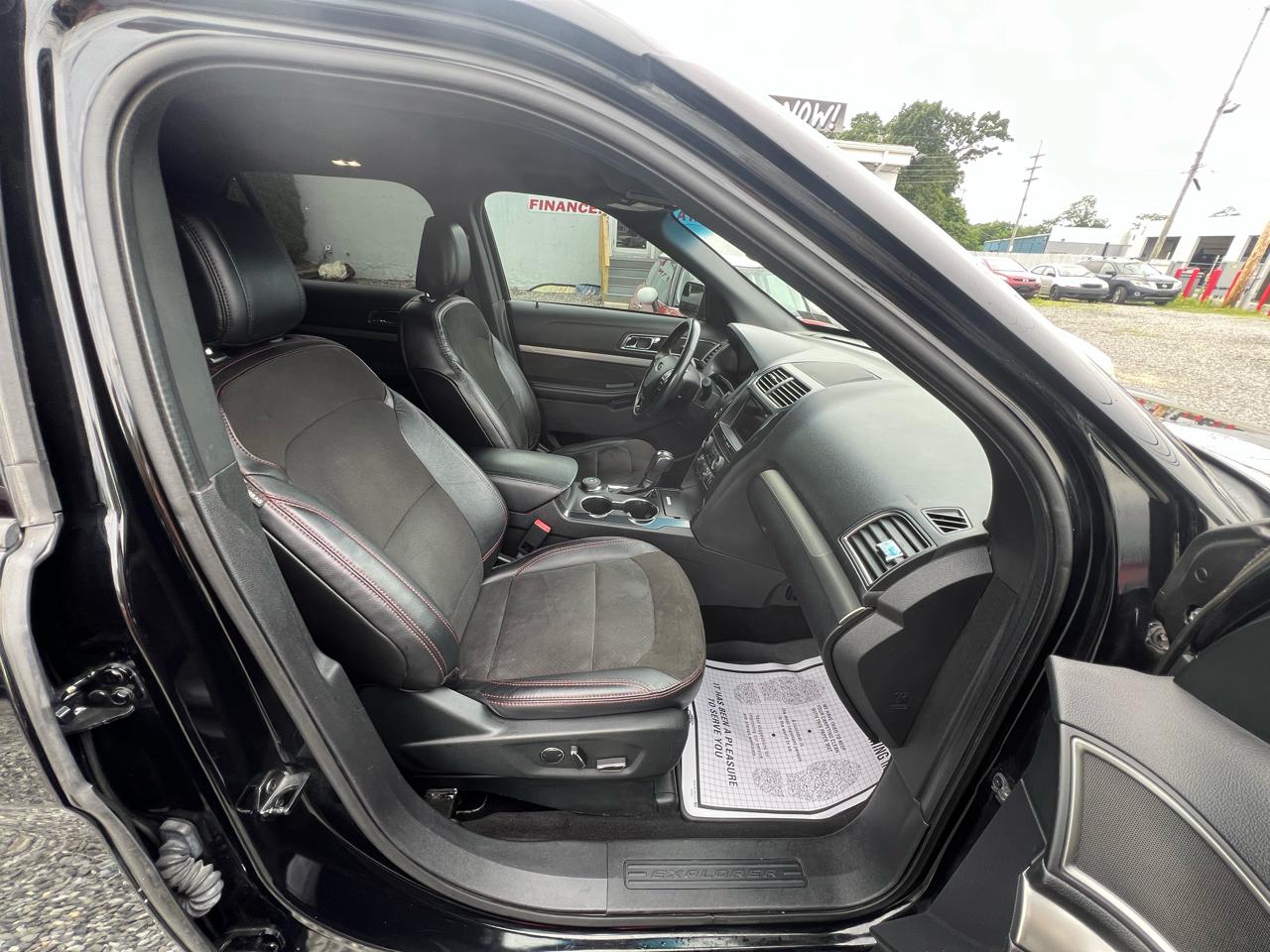 Ford Explorer 4dr Wagon XLT 2018