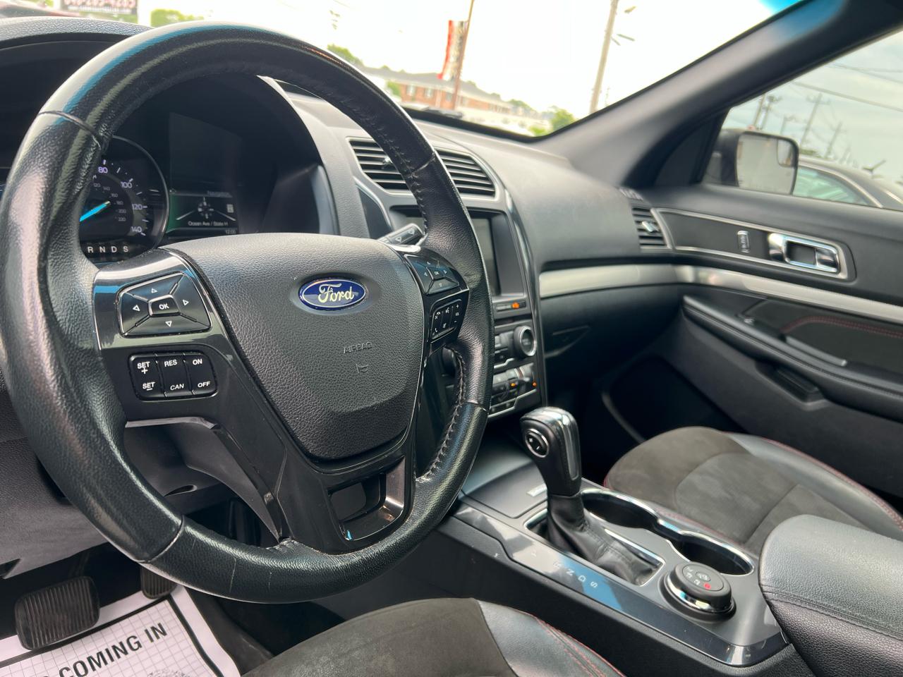 Ford Explorer 4dr Wagon XLT 2018