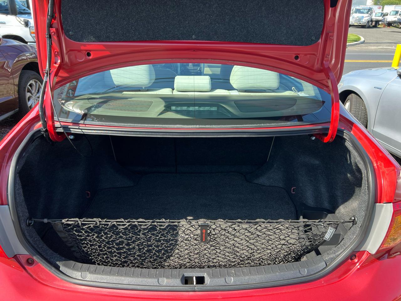 Toyota Corolla 4dr Sdn LE Auto 2010