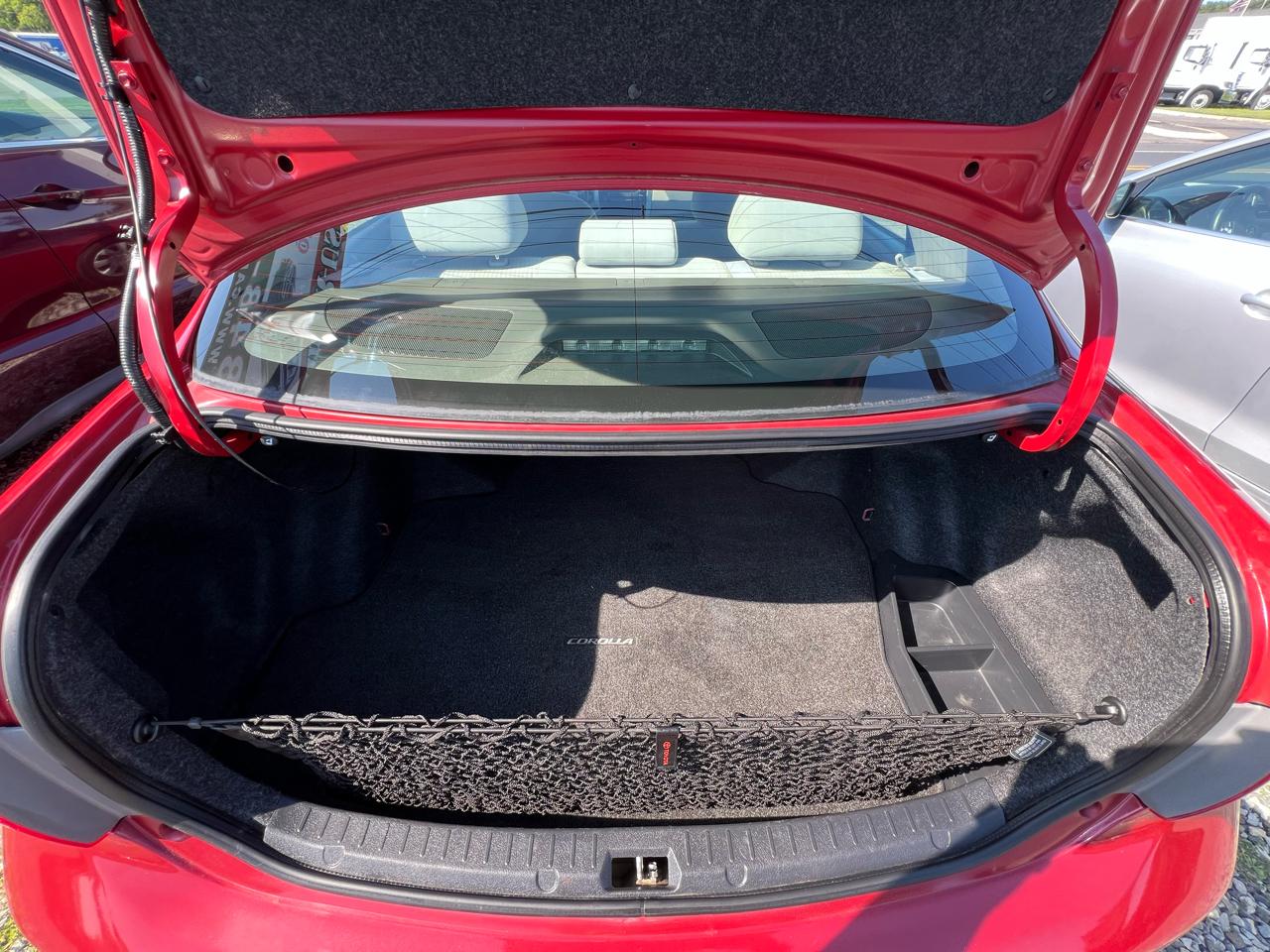 Toyota Corolla 4dr Sdn LE Auto 2010