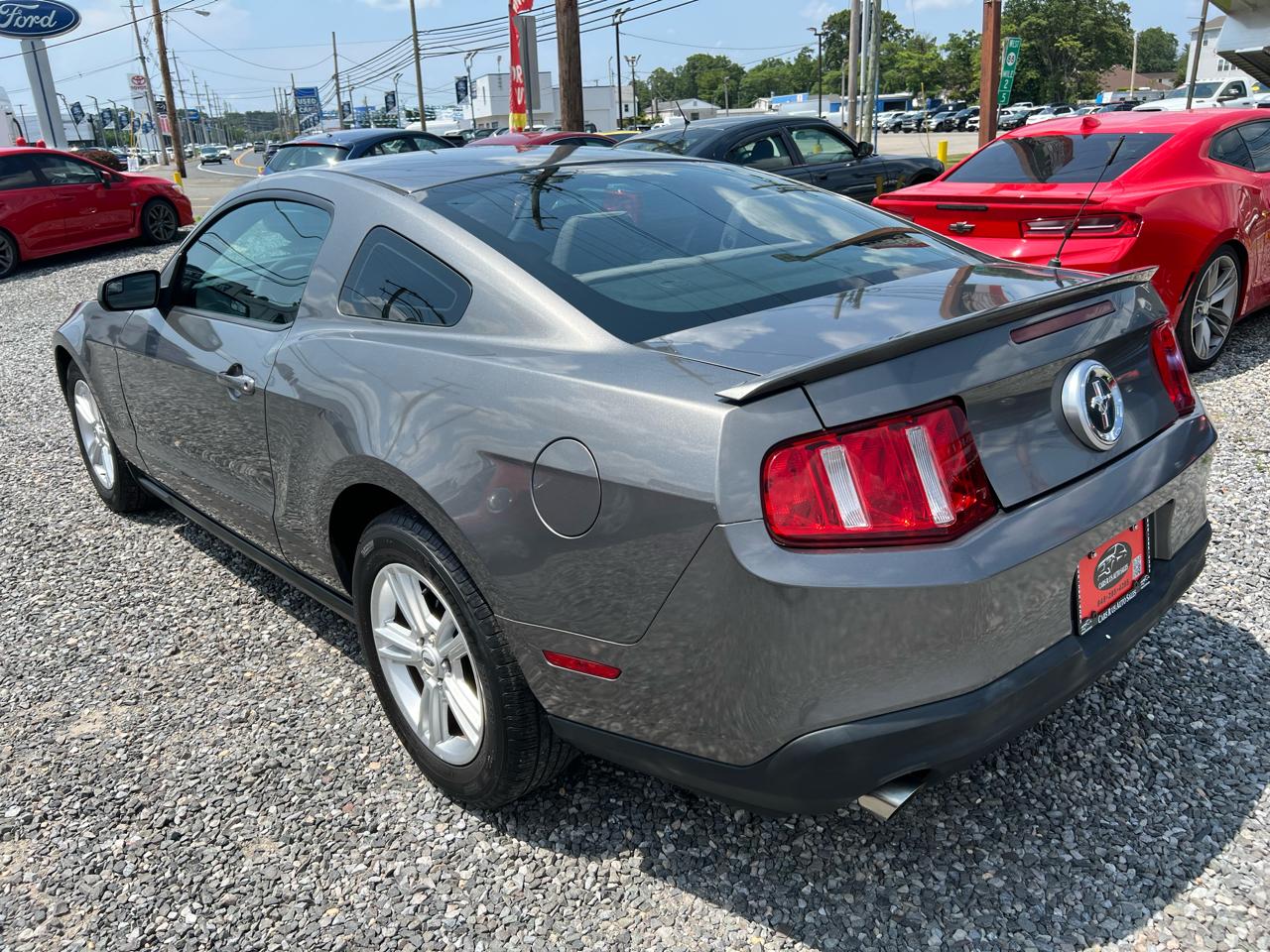 Ford Mustang V6 Coupe 2011